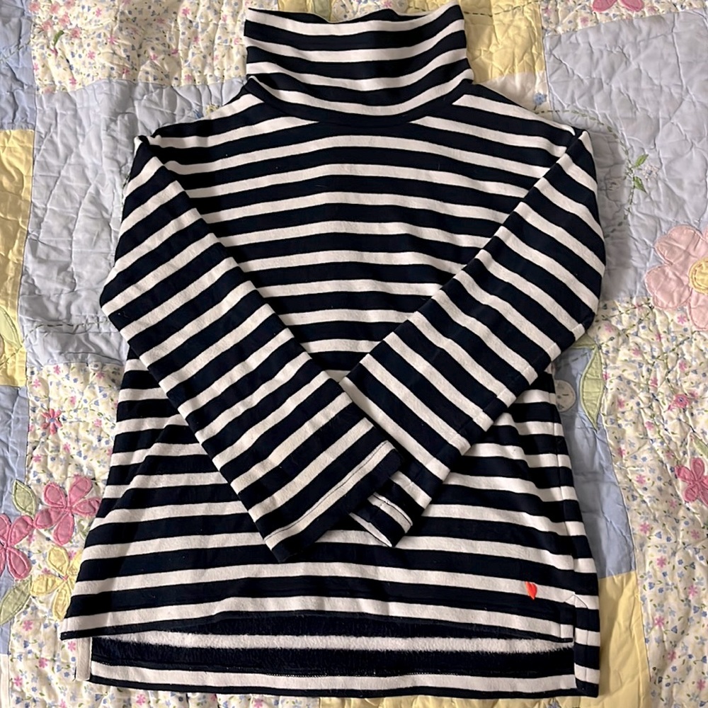Turtleneck sweatshirt